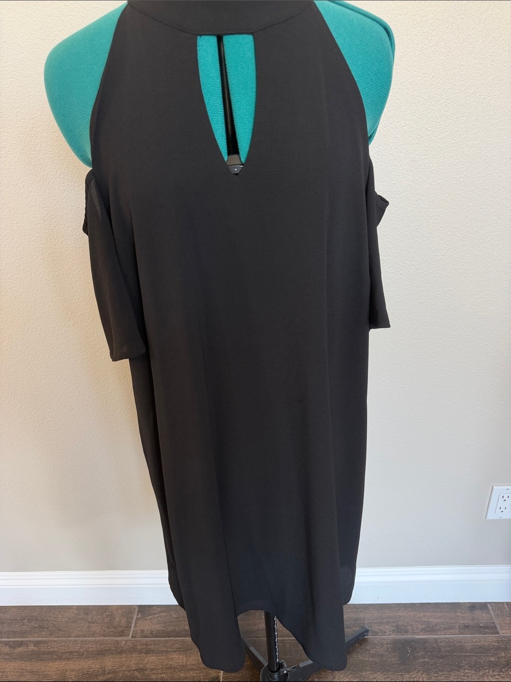 Bobeau Black Cold-Shoulder Midi Dress